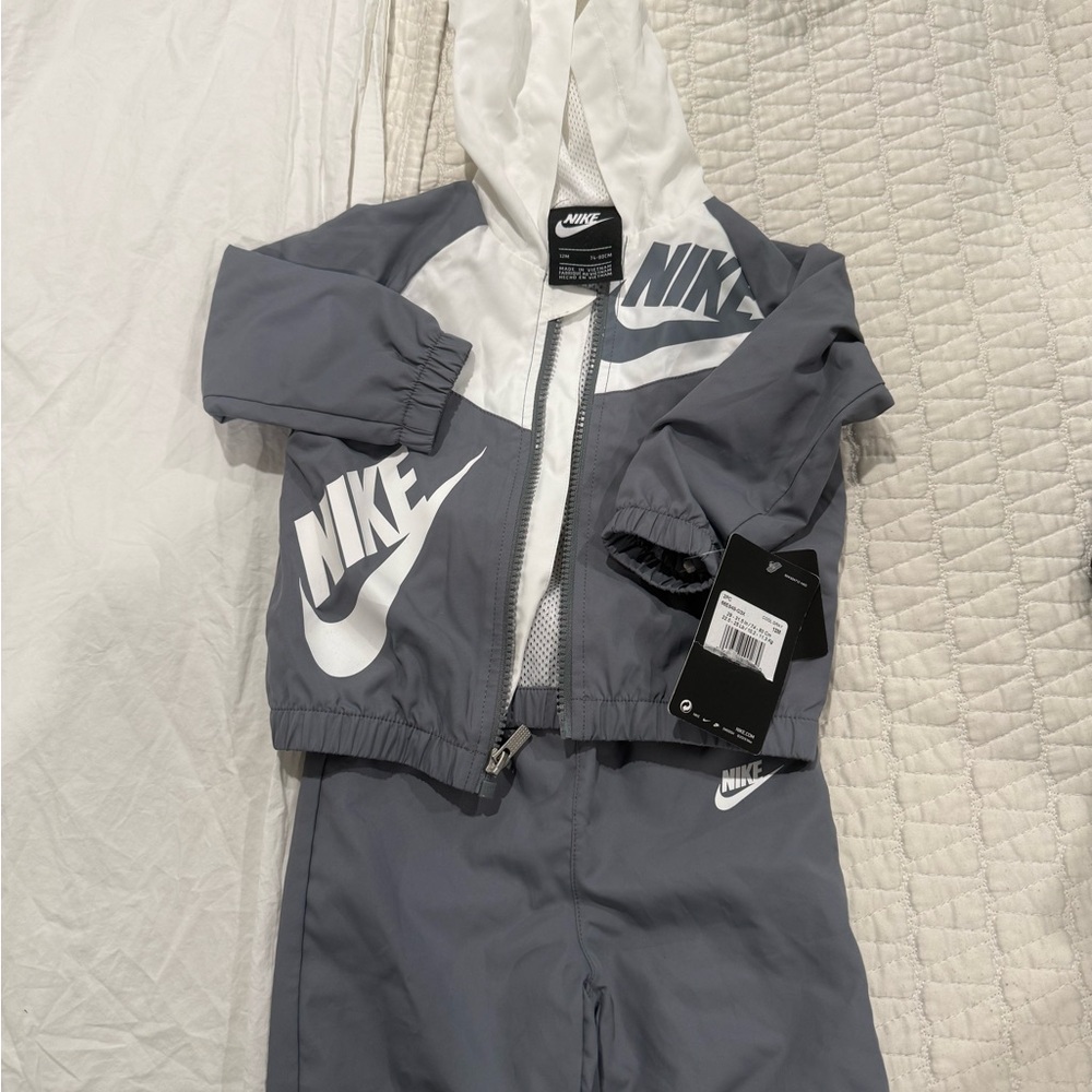 Nike Baby Boy Matching Set in Gray and White Size 12 months. Brand new!